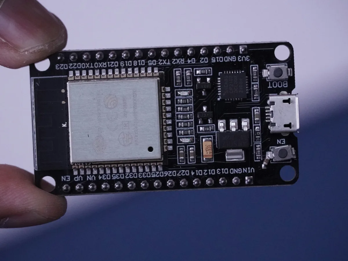 ESP32 WiFi + Bluetooth Development Board